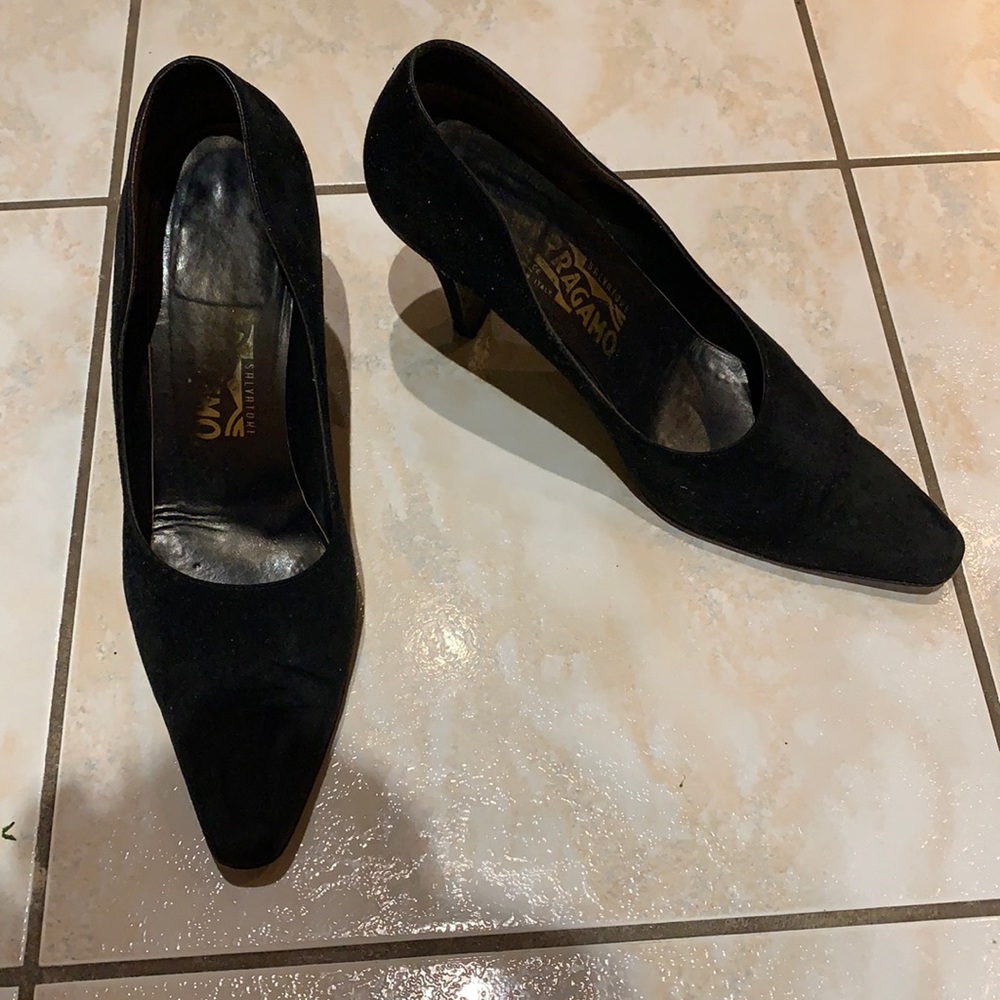 Salvatore Ferragamo classic suede black pump